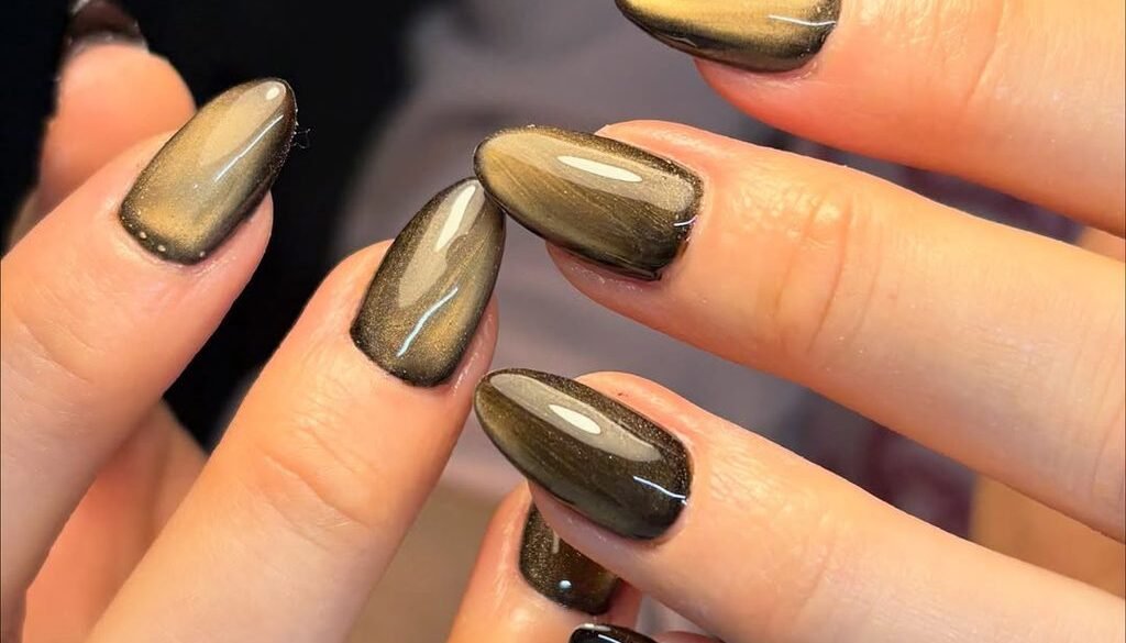 Cat Eye Nails